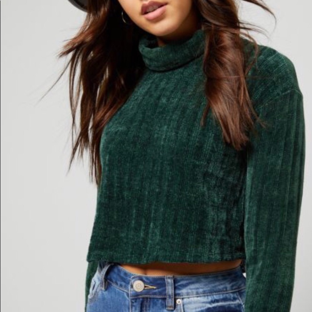 NWOT Rue 21 Cropped Sweater